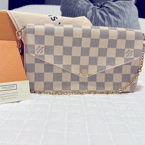 AUTHENTIC & GORGEOUS LOUIS VUITTON FELICIE in DAMIER AZUR